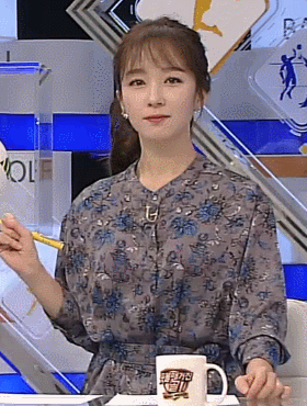 포니테일 머리한 박선영 아나운서.gif | 인스티즈