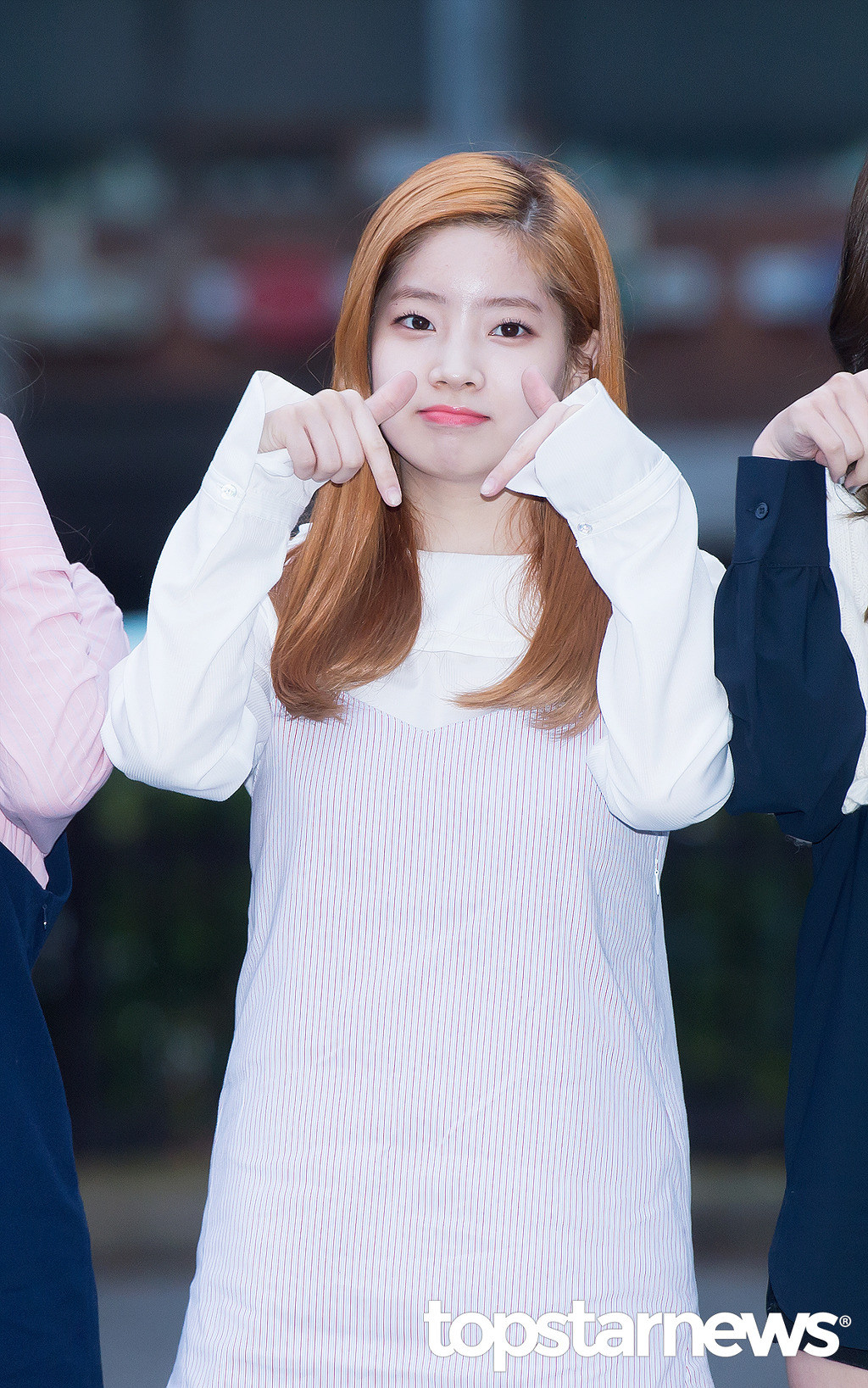 [트와이스] 뮤직뱅크 출근길 멤버들 톱스타뉴스 기사사진 | 인스티즈