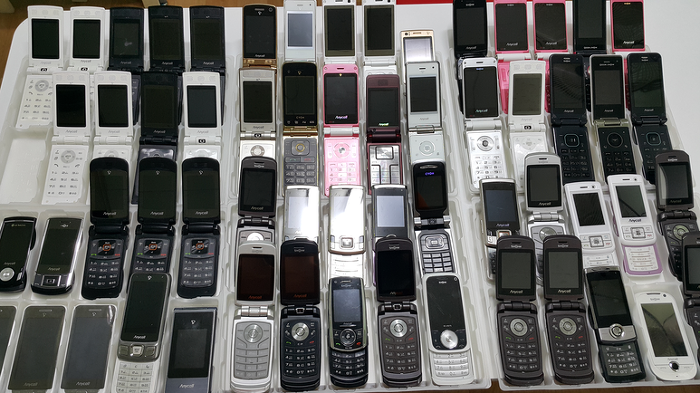 본인이 제일 처음 사용한 휴대전화는? | 인스티즈