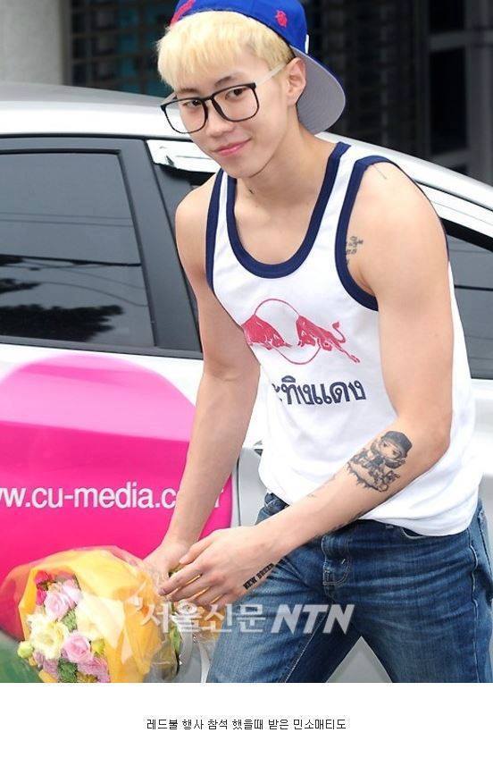 옷 한번 입으면 뽕을뽑는 AOMG 박재범 사장님.JPG | 인스티즈