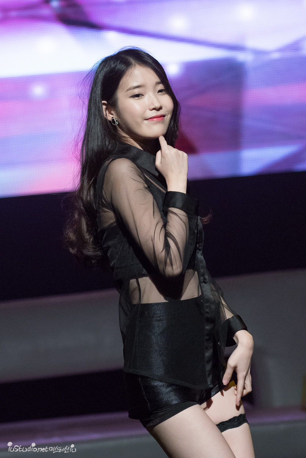 이제 섹시미까지 갖춘 농염한 아이유 (앞으로 섹시유라 불러야할듯).jpg | 인스티즈