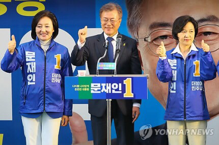 유세차에 붙어있는 사진이 넘나 살아있는 것.jpg | 인스티즈