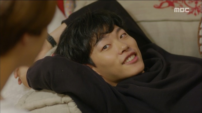 [운빨로맨스] 다짜고짜 보늬(황정음) 집을 찾아간 집 없는 수호(류준열).jpgif | 인스티즈