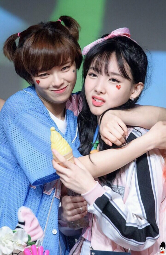 트와이스 멤버들이 나연을 괴롭히는 EU | 인스티즈