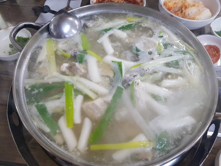 공릉동닭한마리 이미지
