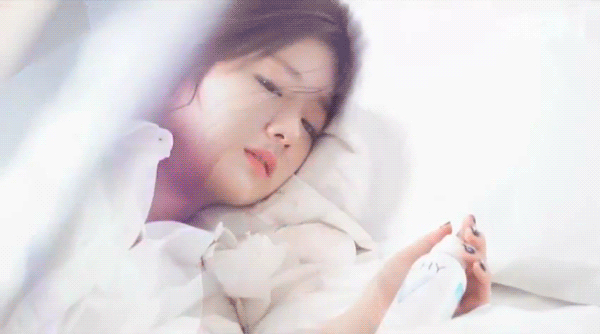 조신한척하는 윤보미 | 인스티즈