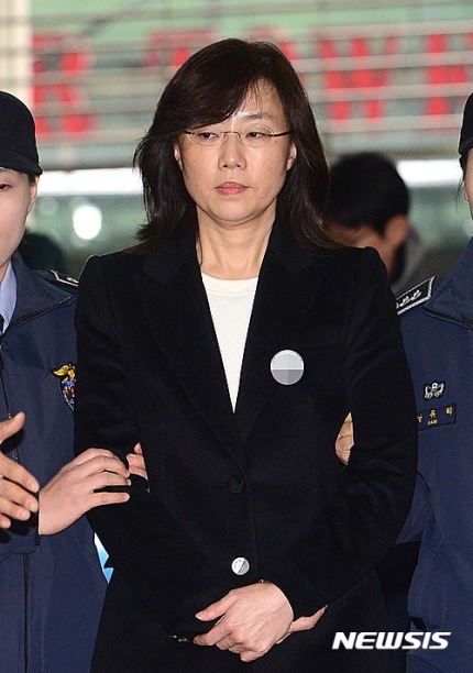 오늘자 조윤선 | 인스티즈