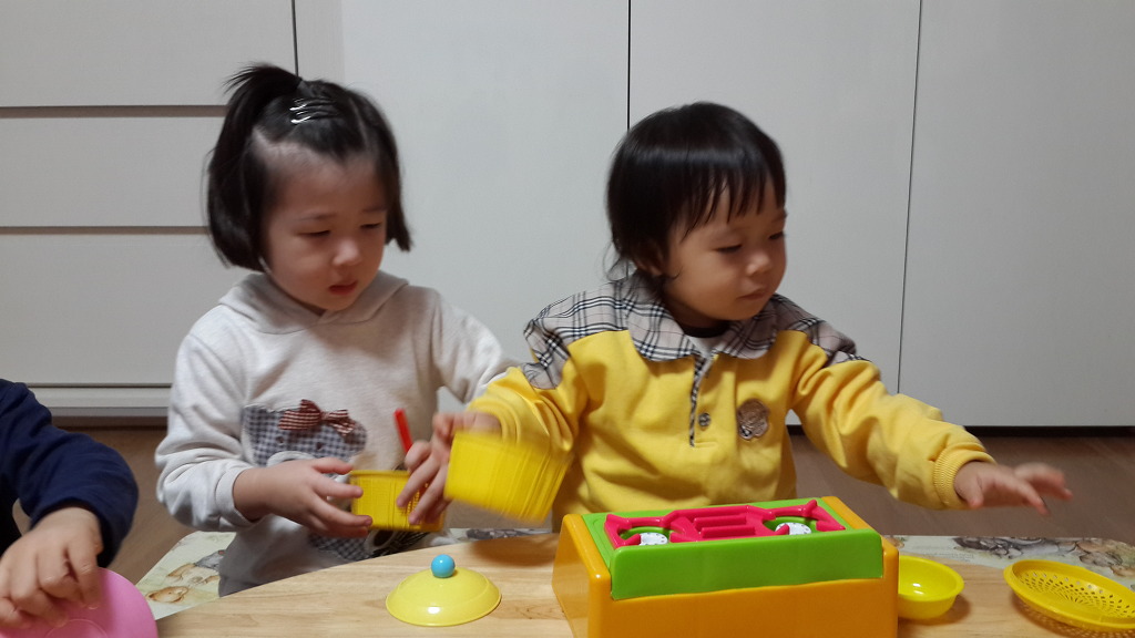 손꿉놀이 이미지