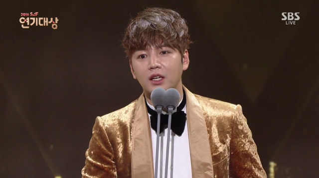 퍼주다 못해 연말 선물 꾸러미 수준이였던 2016 SBS 연기대상 | 인스티즈