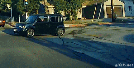 측면추돌.gif | 인스티즈