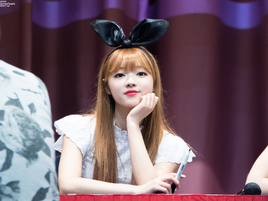 볼이랑 입술이 귀여운 오마이걸 유아 | 인스티즈