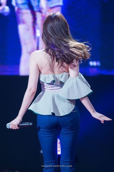 손나은 뒤태 | 인스티즈