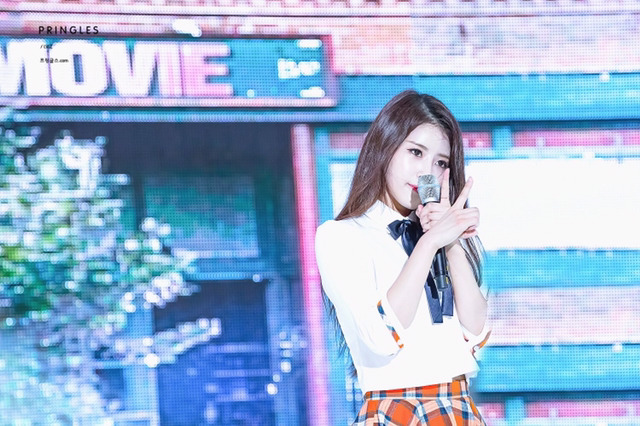 [러블리즈] 식스테일 잡으려다 놓쳐서 미주 | 인스티즈