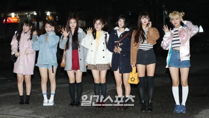 오늘자 뮤뱅 출근길 오마이걸 유아.jpg | 인스티즈