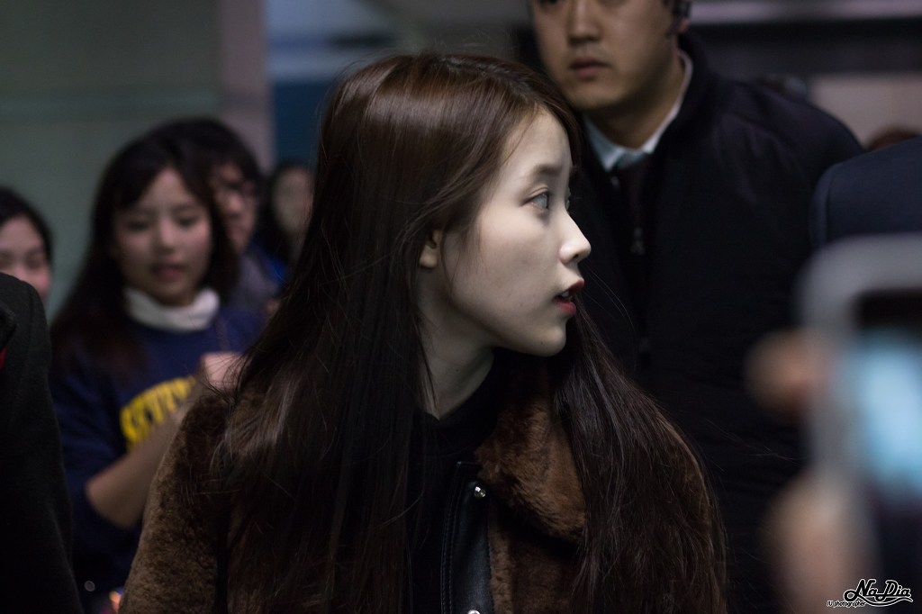 [2016.01.11] 인천공항 아이유 입국길 직찍 by NaDia | 인스티즈
