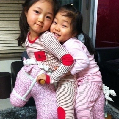정웅인 첫째딸 세윤이 신생아시절 (+둘째딸 소윤이 셋째딸 다윤이♡) | 인스티즈