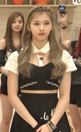 다소 레전드인 사나 .gif | 인스티즈