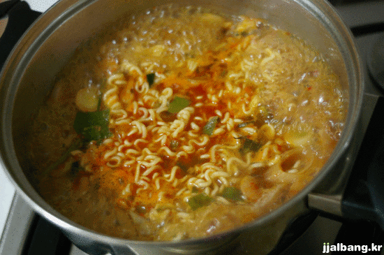 야심한 밤에 기분이 좋아지는 짤 | 인스티즈
