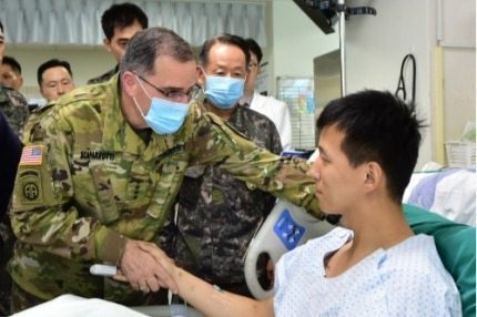 한국군의 태도에 의아해하는 한미연합 사령관 | 인스티즈