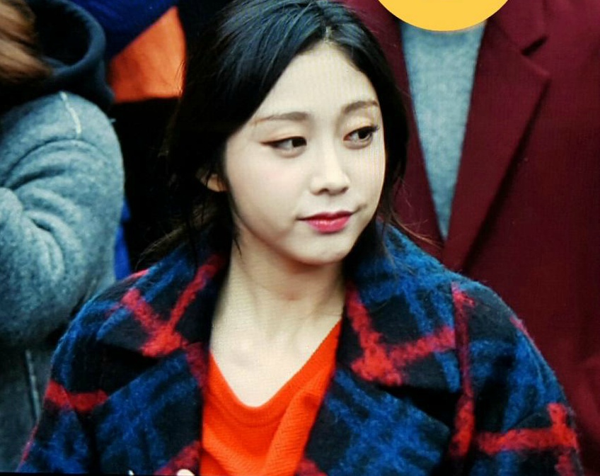 [러블리즈] 오늘자 뮤뱅 서지수 출근길 jpg | 인스티즈