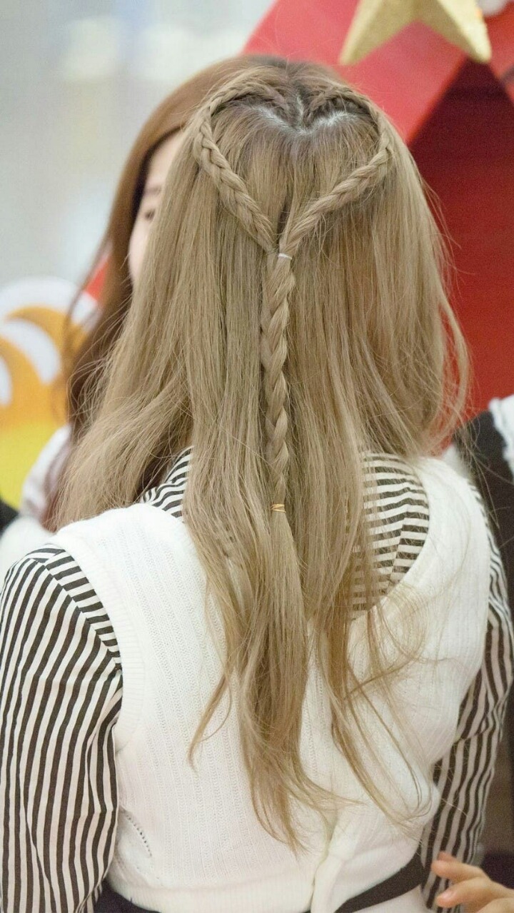 [트와이스] 쓰다듬어 주고 싶은 뒷통수를 가진 사나 | 인스티즈