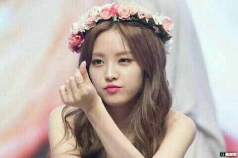 화관 쓴 에이핑크 멤버들.jpg | 인스티즈