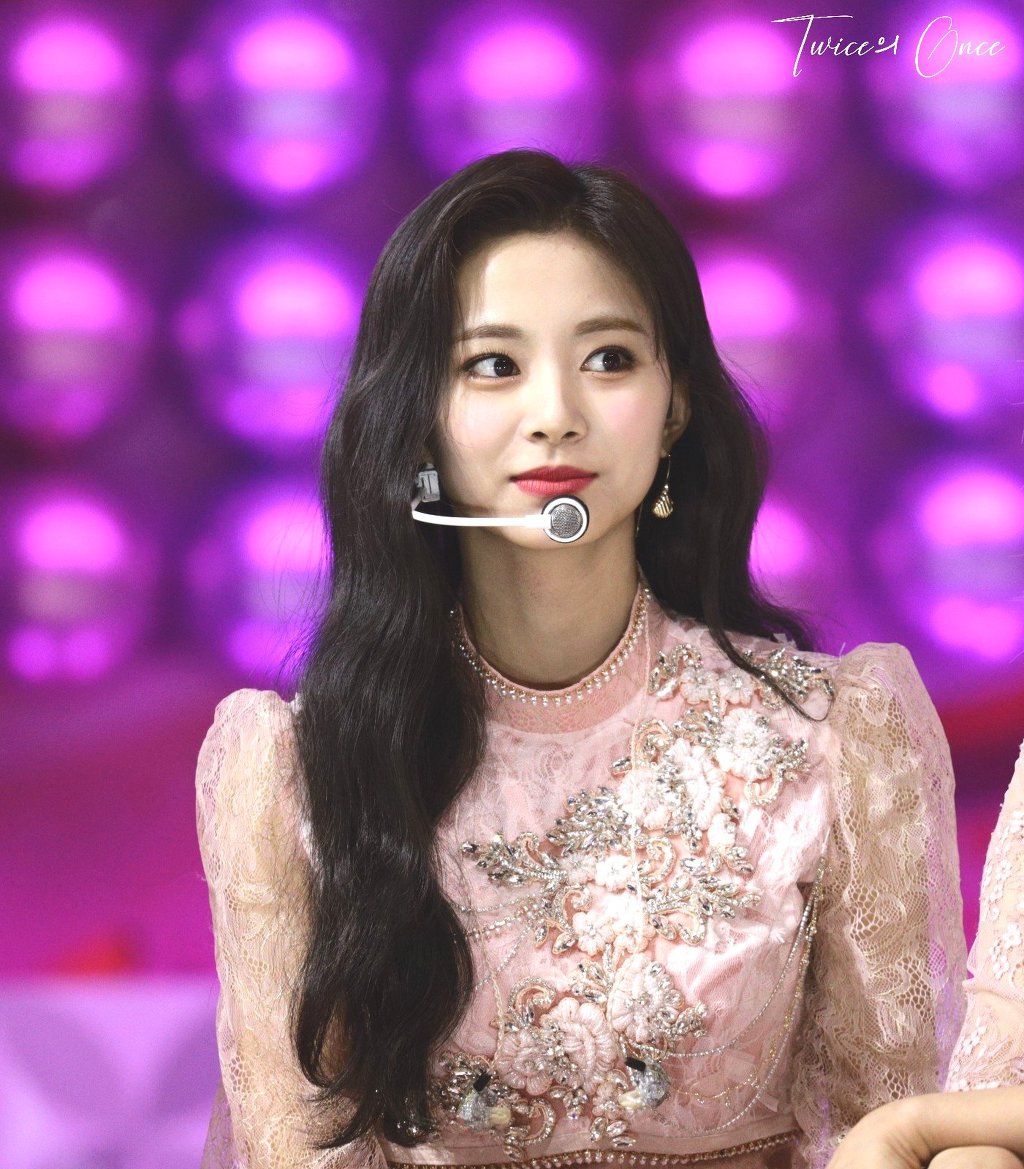 어제 골든디스크어워즈 트와이스 쯔위의 미모ㄷㄷㄷ.jpgif | 인스티즈