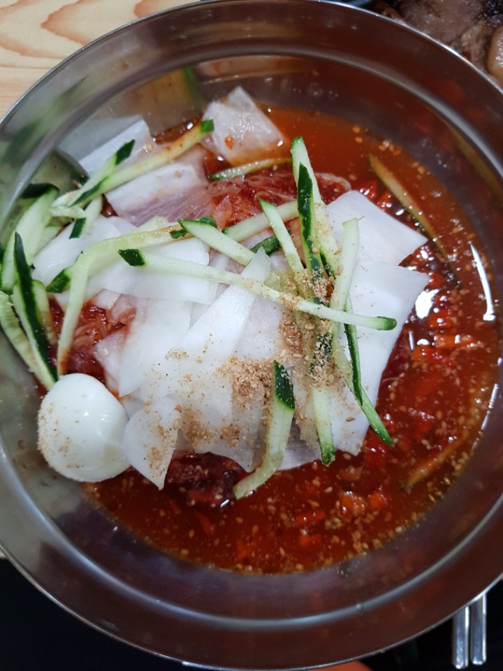 꼬기냉면 이미지