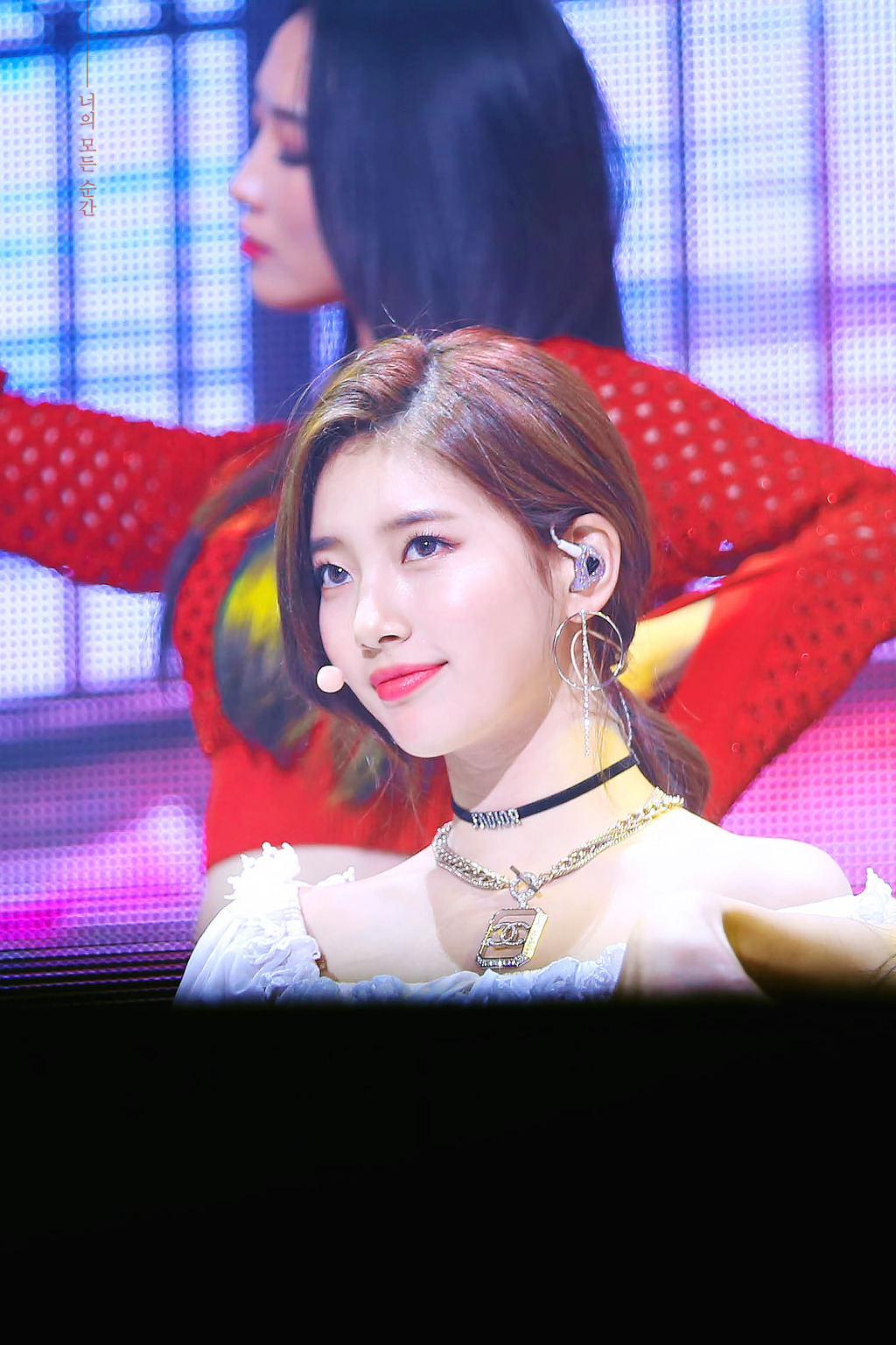 얼굴에서 빛이 나는 배수지.jpgif | 인스티즈