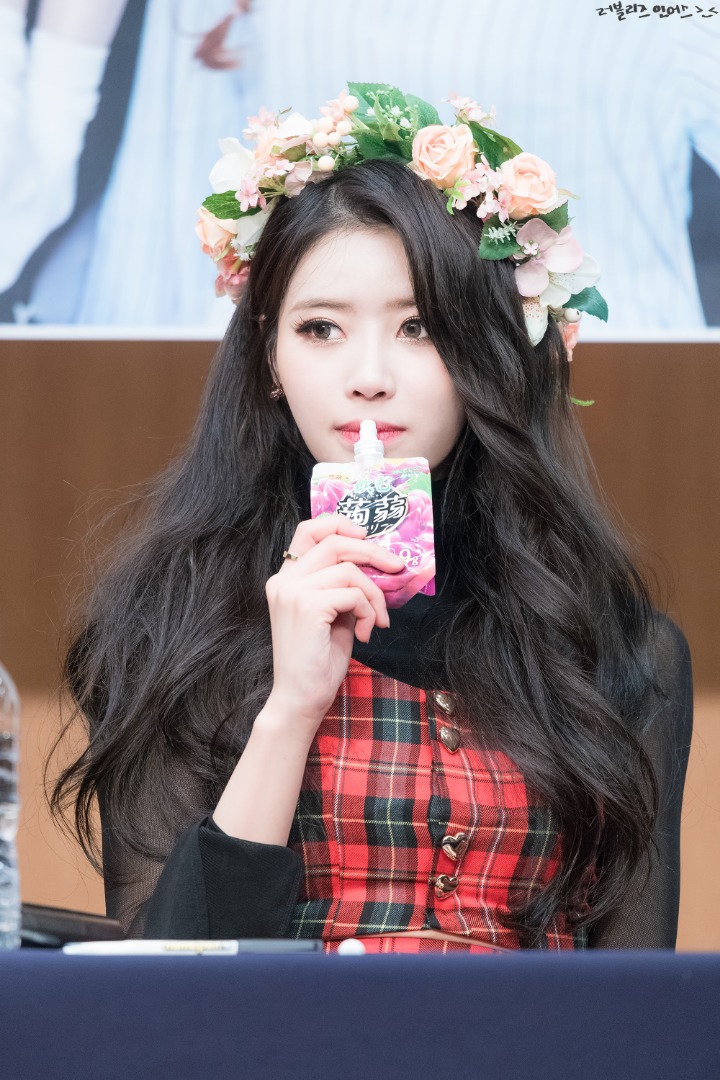 [러블리즈] 선배가 일맡기고 정작 본인은 덕질하러 가서 미주 | 인스티즈