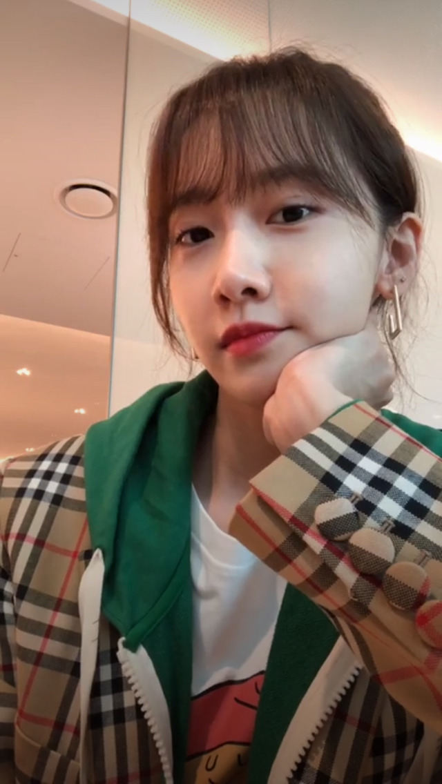 5/30 팬들한테 축하 많이 받아서 고맙다는 윤아.jpg | 인스티즈