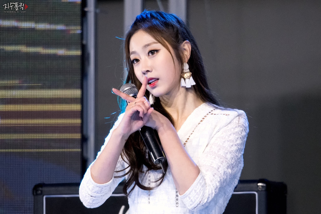 [러블리즈] 밥 먹을 시간도 촉박한 느낌이라서 지수 | 인스티즈