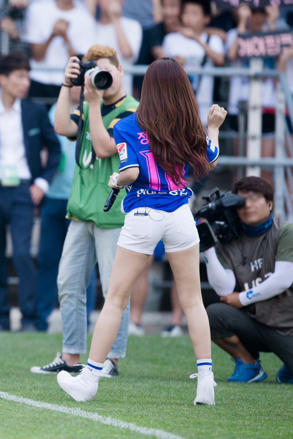 정은지 뒷태 | 인스티즈