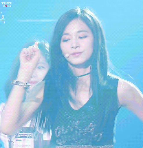 트와이스 쯔위 미모 터지던날.gif | 인스티즈