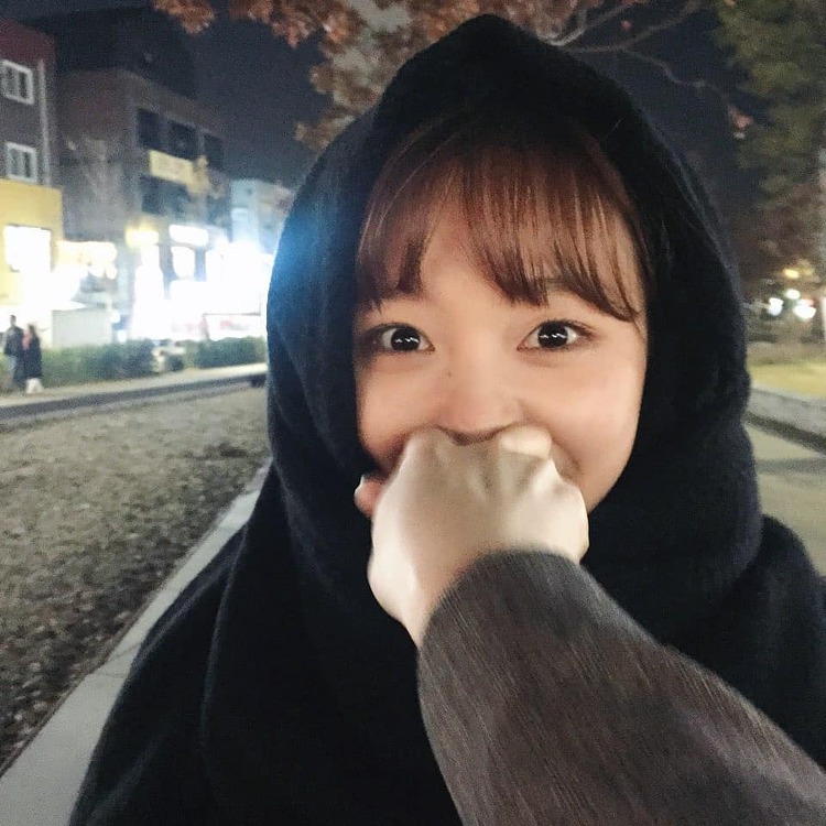 친언니가 찍어준 사진들 자랑하는 러블리즈 수정이.jpg | 인스티즈