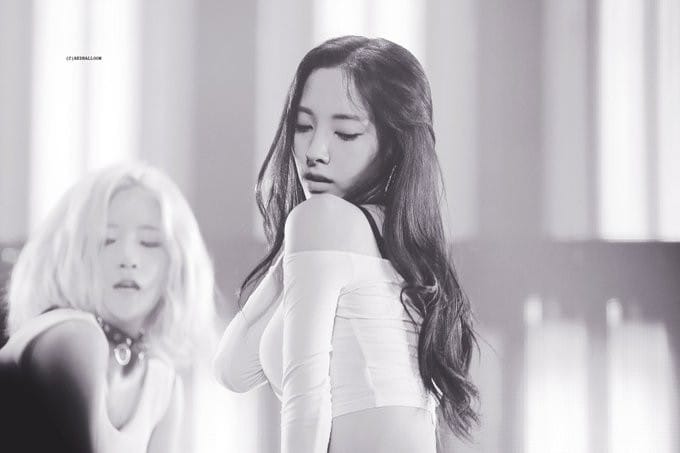 섹시를 넘어 야하기까지 한 우주소녀 보나.gif | 인스티즈