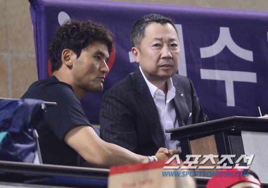 다들 첨에는 절 보고 좋아하시더라구요 | 인스티즈