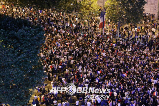 잠 못 이루는 프랑스 사람들 | 인스티즈