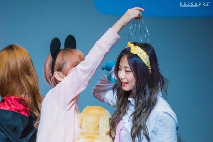 트와이스 멤버들이 쯔위를 다루는법 ㅋㅋㅋㅋㅋㅋ | 인스티즈
