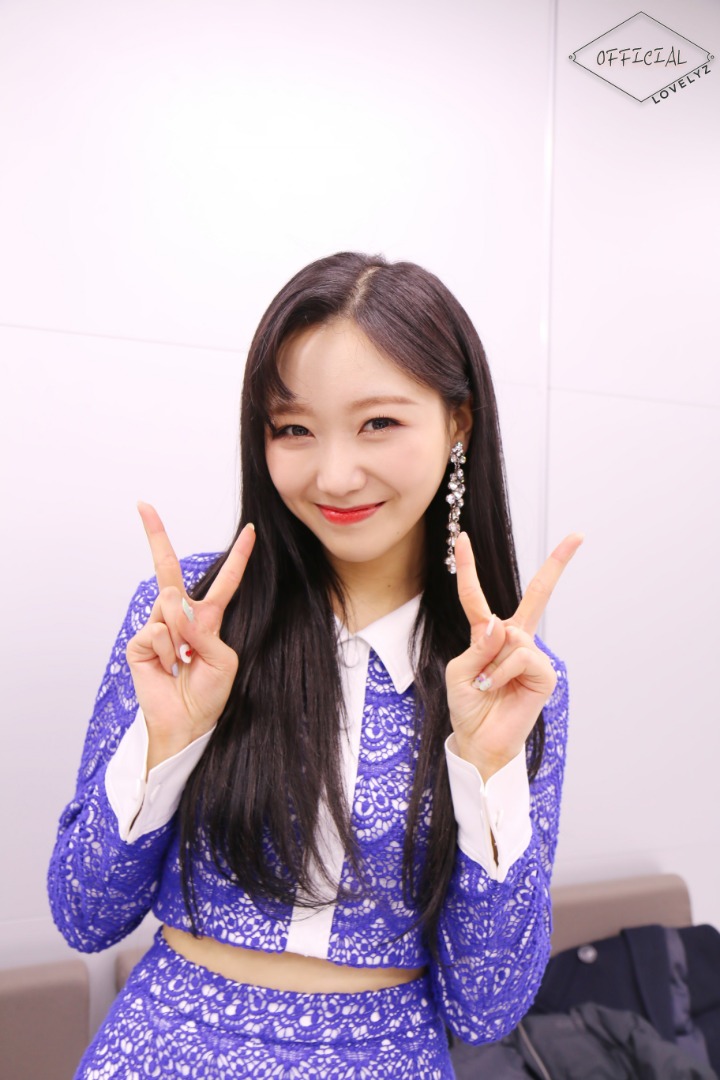 [러블리즈] 퇴근길 버스가 생각보다 널널해서 수정이 | 인스티즈