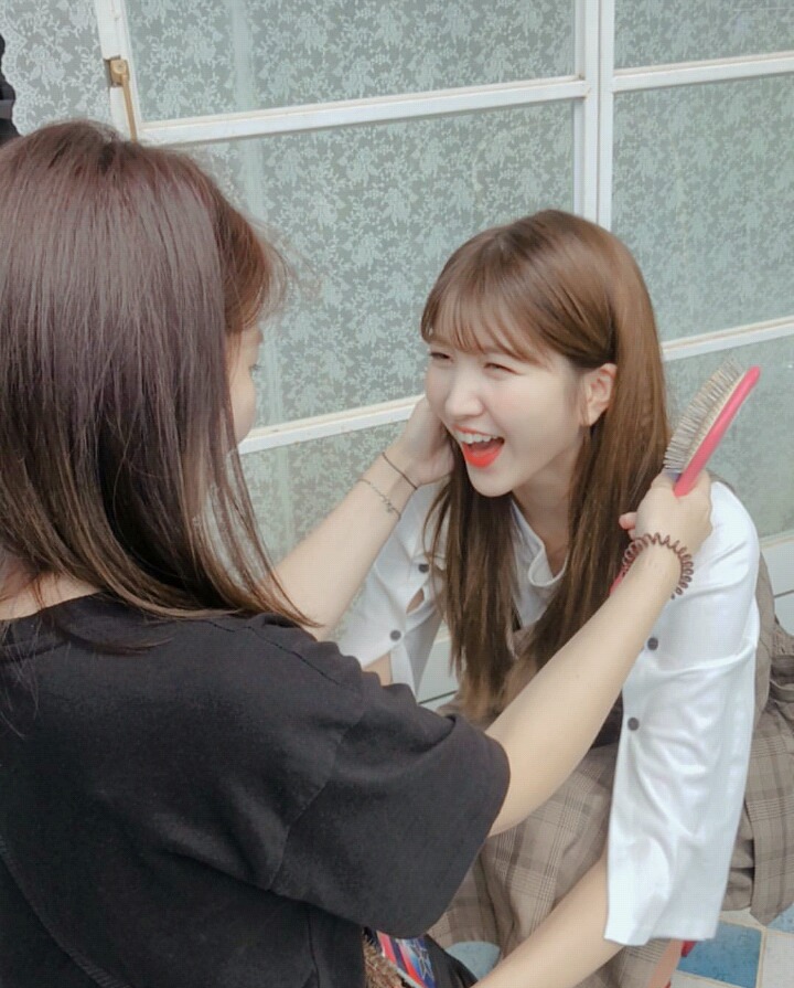 180921 여자친구 인스타그램 맏내는 일하는중! | 인스티즈