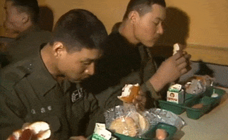 1982년 군대리아 1세대 모습.....gif (움짤 다수) | 인스티즈