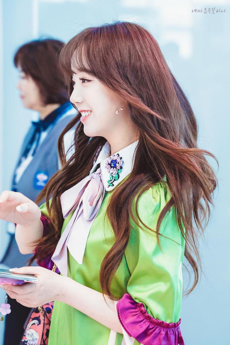 러블리즈 케이의 독특한 공항 패션.jpg | 인스티즈