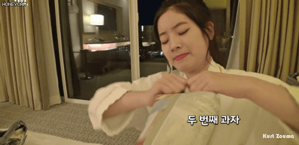 과자봉지 뜯기 시도하는 아이돌 ㅋㅋㅋㅋㅋㅋㅋㅋㅋㅋㅋㅋㅋㅋㅋㅋㅋㅋㅋㅋㅋ | 인스티즈