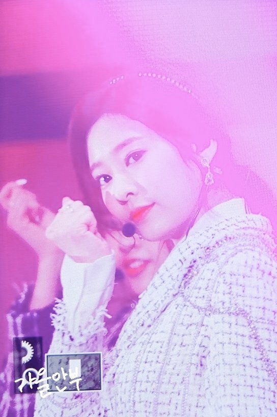 프리뷰로 보는 오늘자 아이즈원 김민주.jpg | 인스티즈