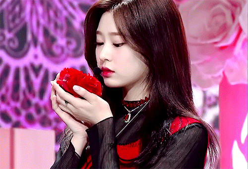 진짜 이쁜데 애잔한 아이즈원 김민주 ㅋㅋㅋ | 인스티즈