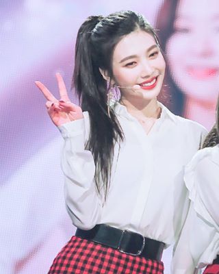 17년 레드벨벳에서 가장 미모 포텐터진 멤버.jpgif | 인스티즈