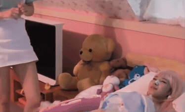 잠자는 사나의 심기를 건드리면 벌어지는일.gif | 인스티즈