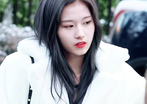 사람 홀리는 사나.gif | 인스티즈