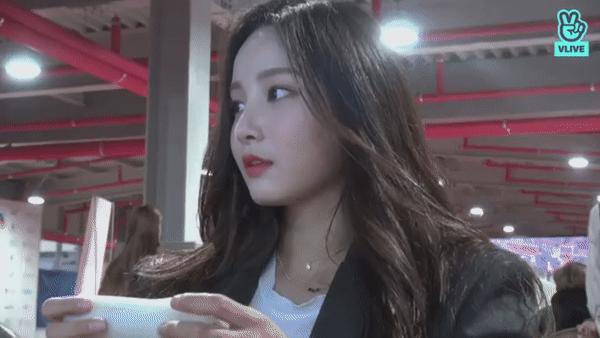 슈퍼 마리오 게임하는 연우의 미모 확대 | 인스티즈